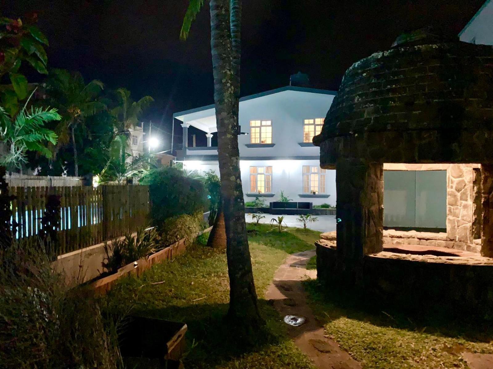 White Castle Villa Pereybere Beach Exteriör bild